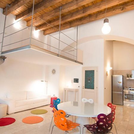 Modern Apartment In Historic Building Cagliari Exterior foto